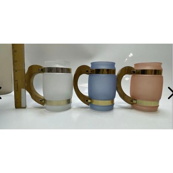 6 Vintage/Retired Circa Mid 1960’s. Pastel Mugs - Picture 7 of 8